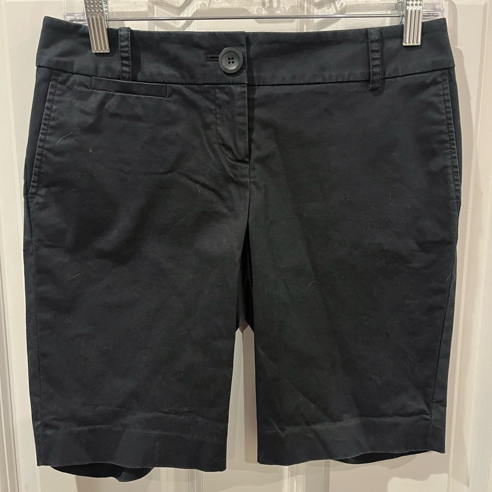 Ann Taylor LOFT Black Bermuda Petite Shorts Size 2P